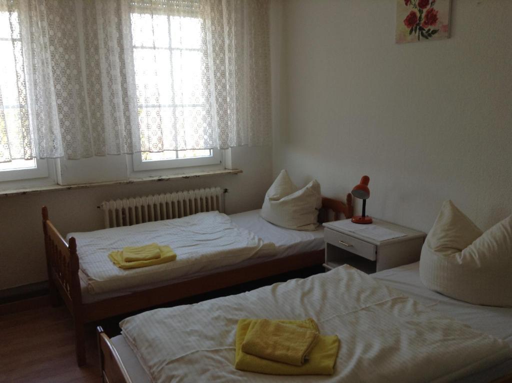 Hotel Rotbuche Westoverledingen Zimmer foto