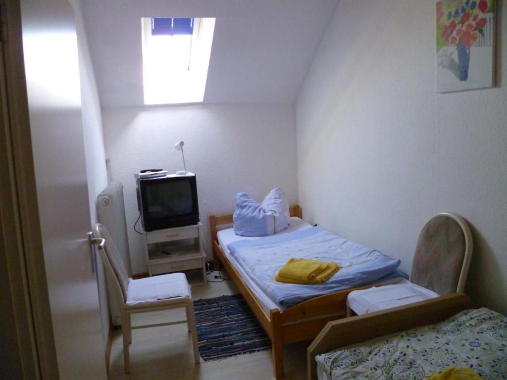 Hotel Rotbuche Westoverledingen Zimmer foto