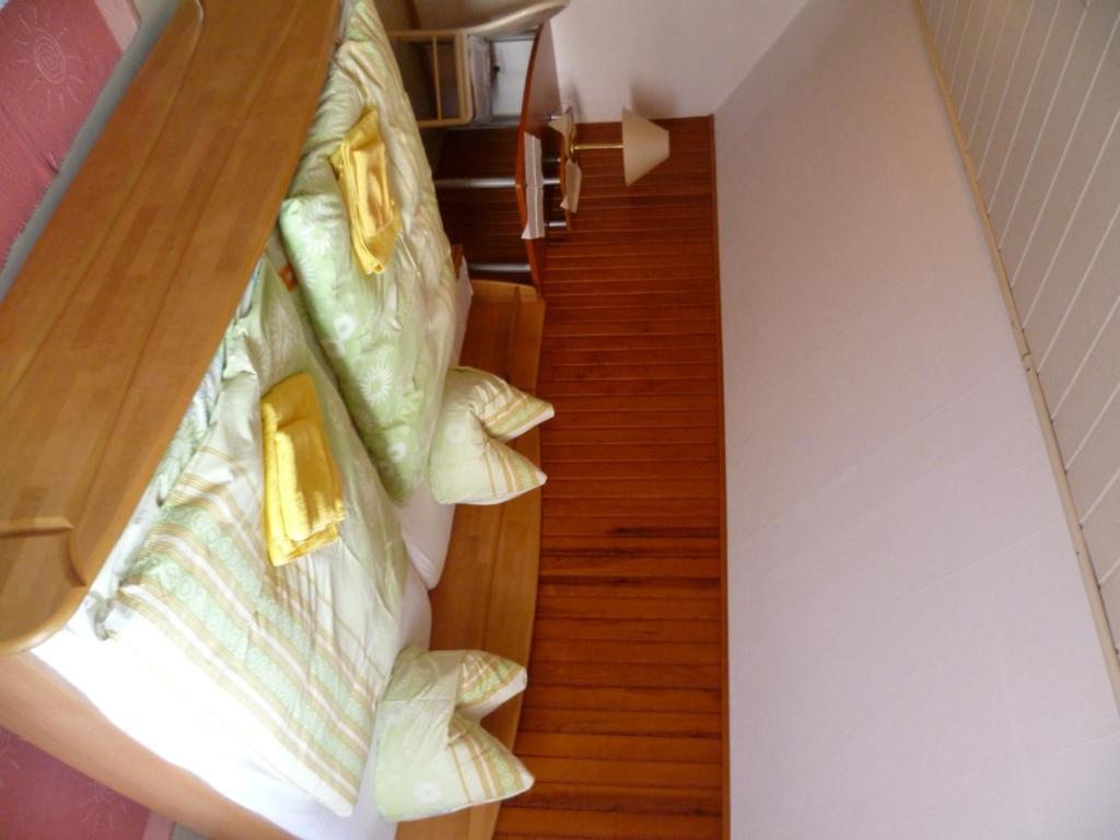 Hotel Rotbuche Westoverledingen Zimmer foto